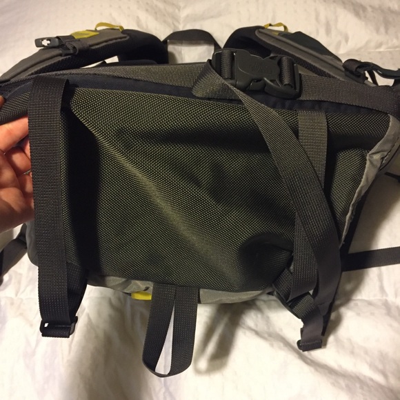 EXCELLENT condition North Face Backpack - Picture 6 of 6
